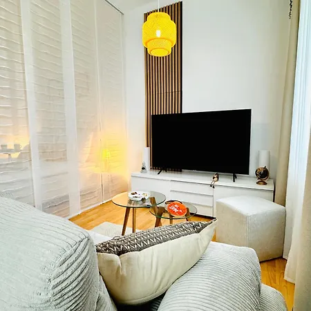 Katy's Cozy Corner Citycenter Apartament