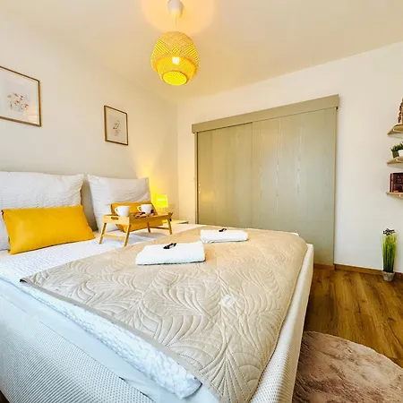 Katy's Cozy Corner Citycenter Apartman