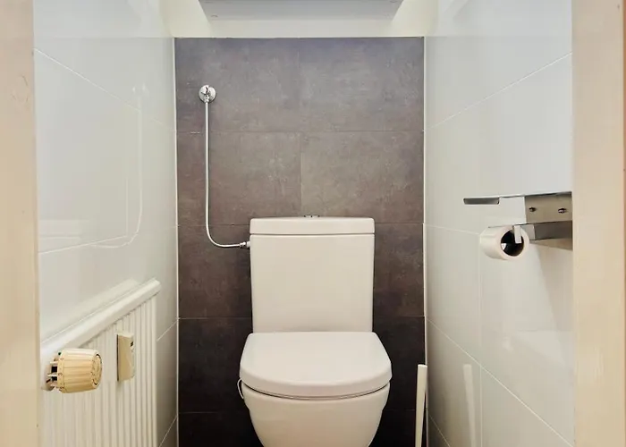 Katy's Cozy Corner Citycenter Апартаменты *