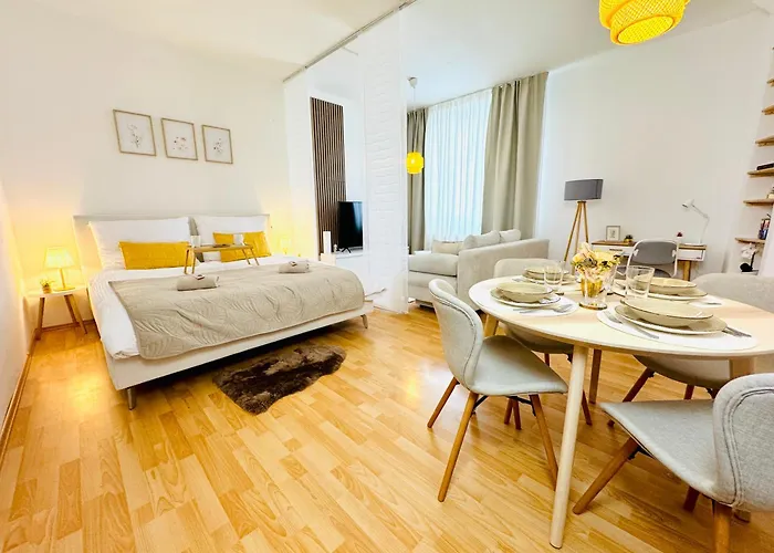 Katy's Cozy Corner Citycenter Апартаменты *